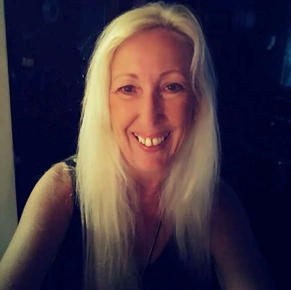 Meet your Posher, Ivy - Picture 1 of 1